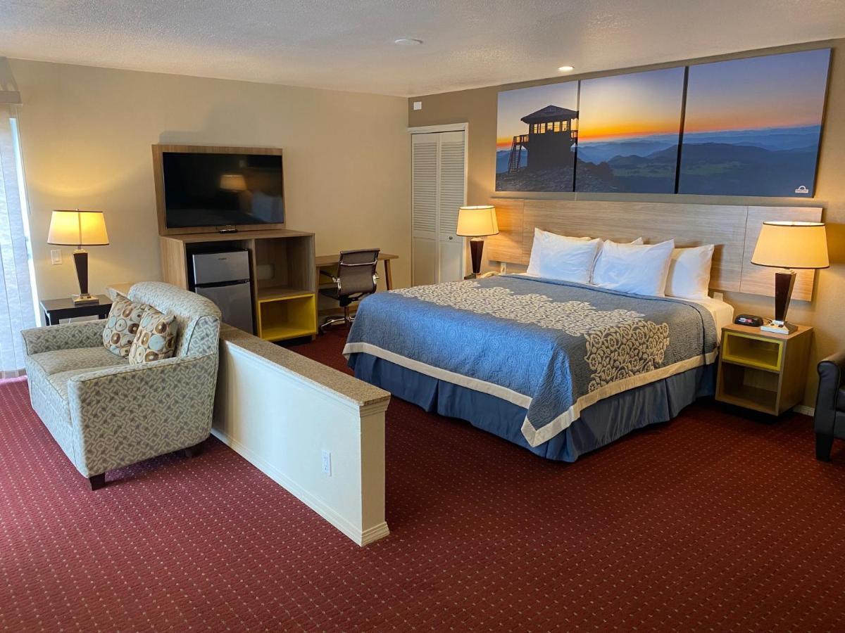 Days Inn By Wyndham Newport Or מראה חיצוני תמונה