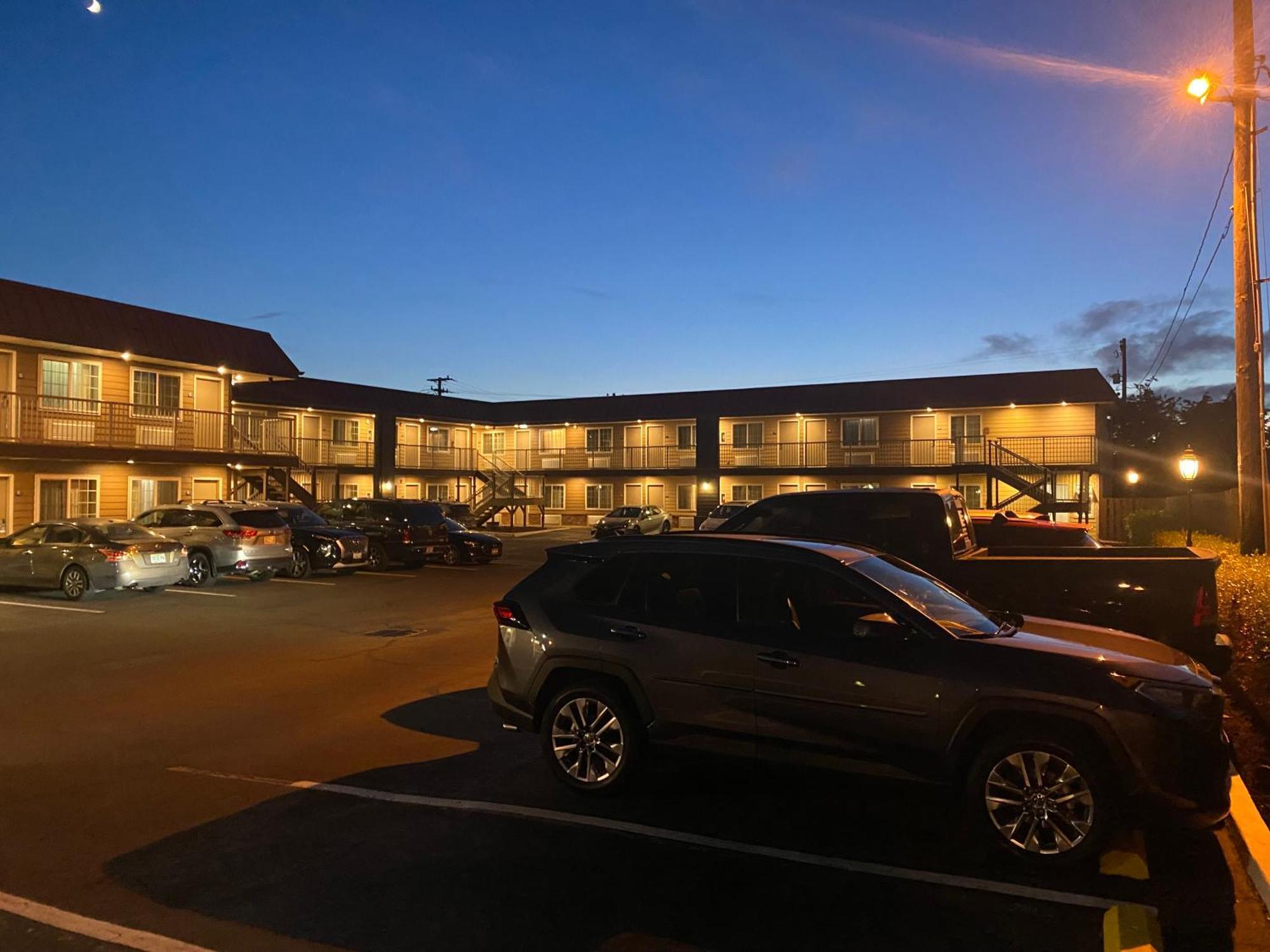 Days Inn By Wyndham Newport Or מראה חיצוני תמונה