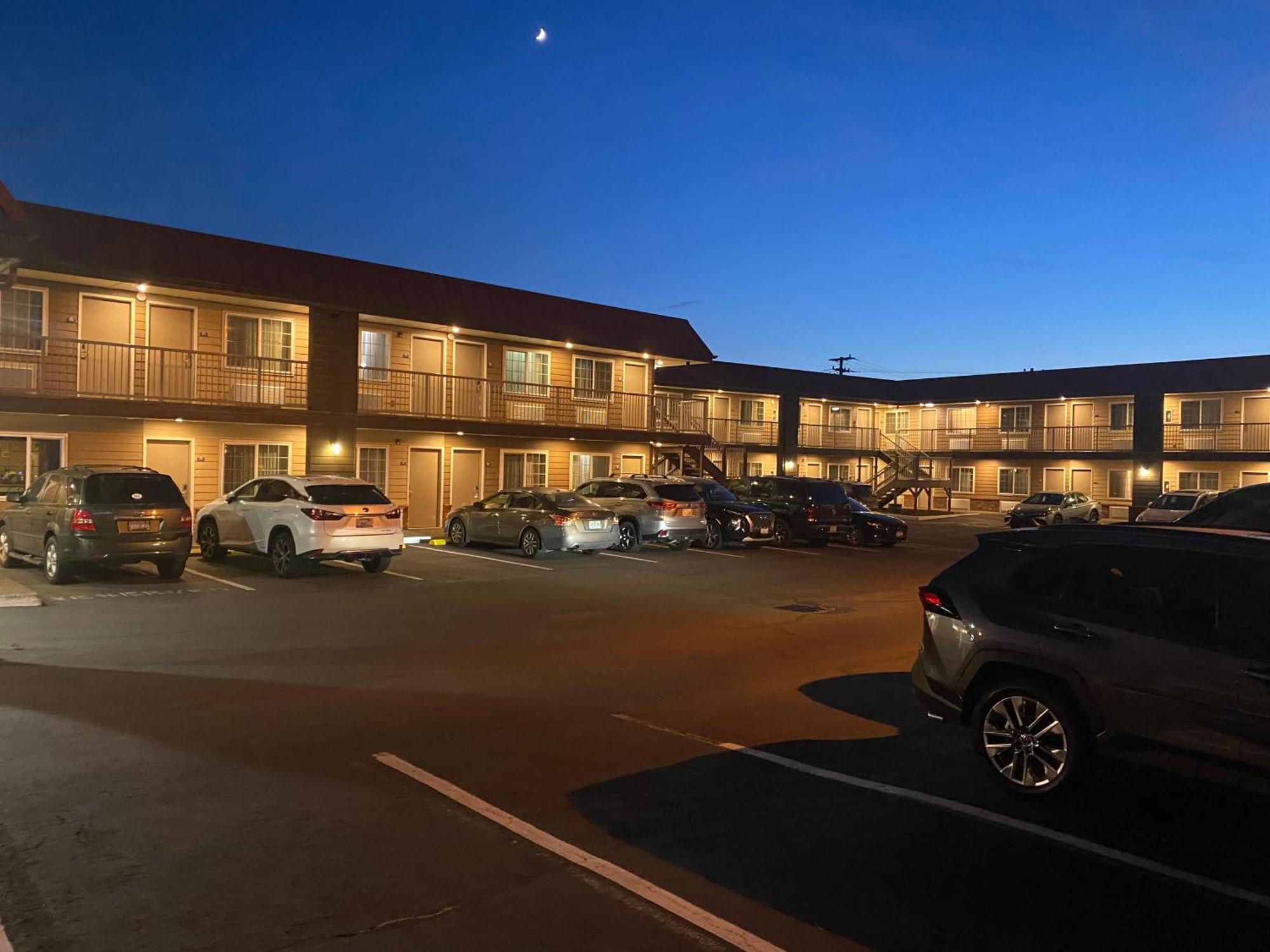 Days Inn By Wyndham Newport Or מראה חיצוני תמונה