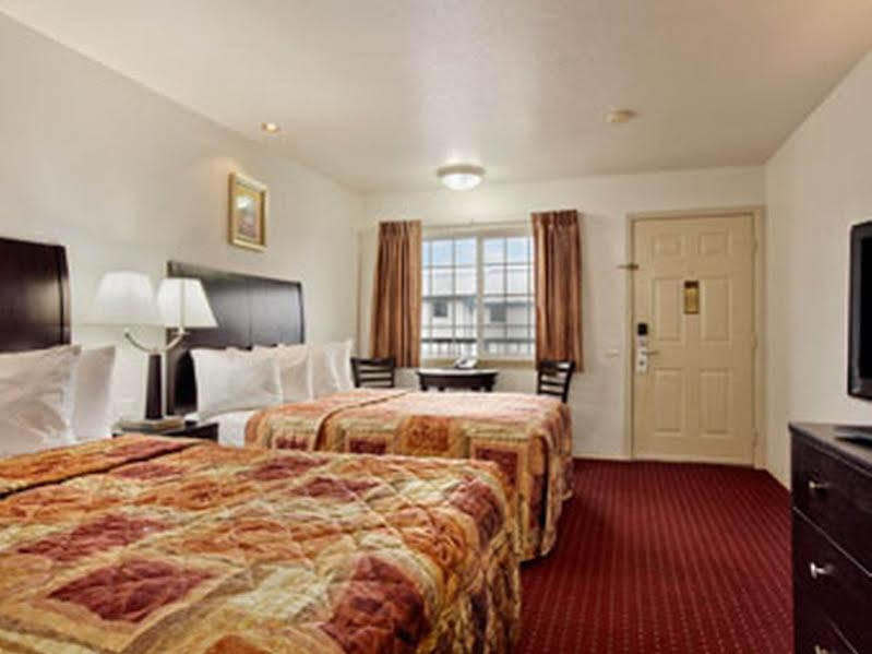 Days Inn By Wyndham Newport Or מראה חיצוני תמונה