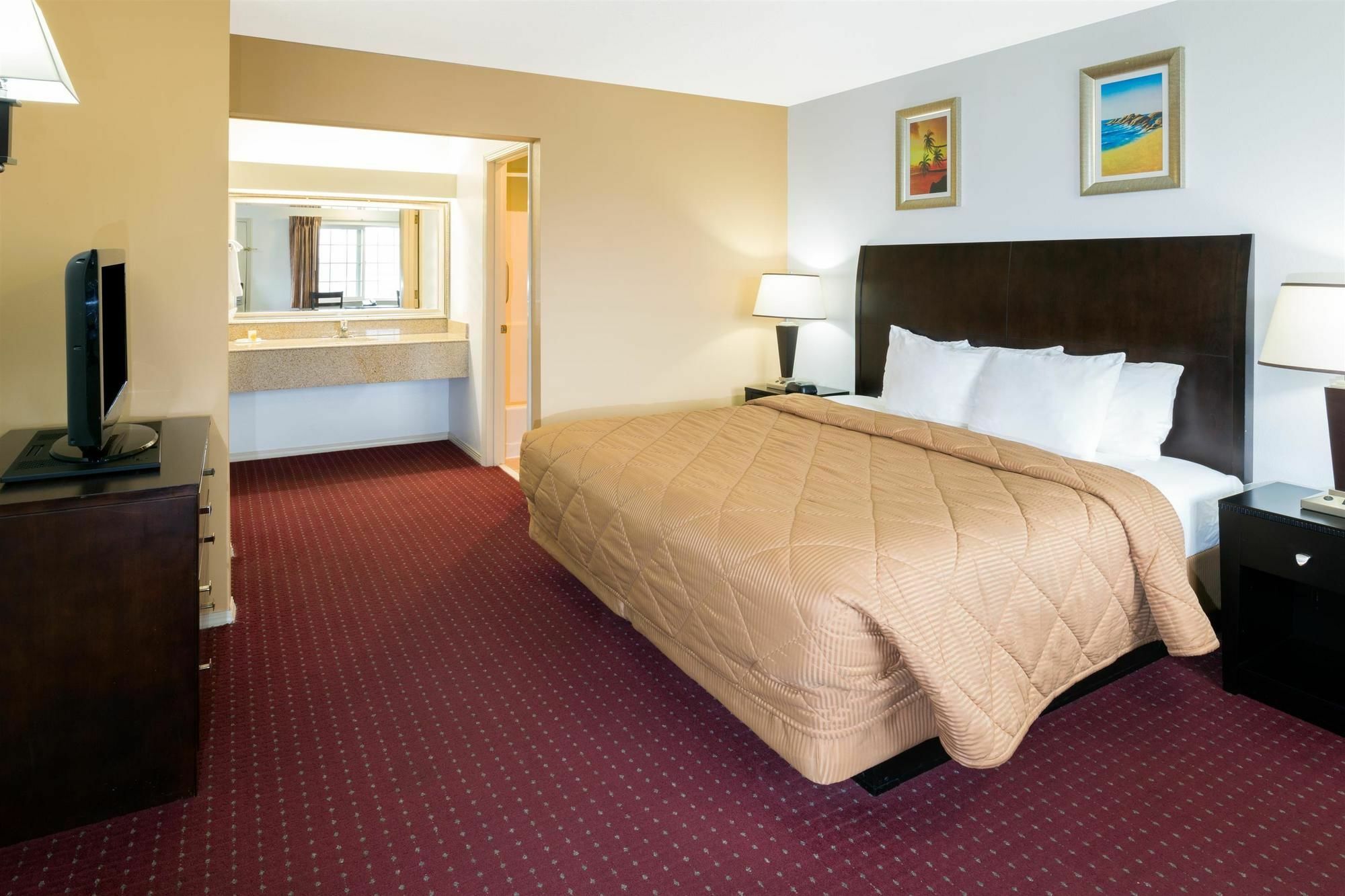 Days Inn By Wyndham Newport Or מראה חיצוני תמונה